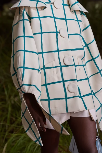 Look 4